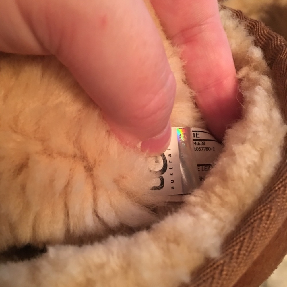 Tan UGGS - Picture 3 of 5